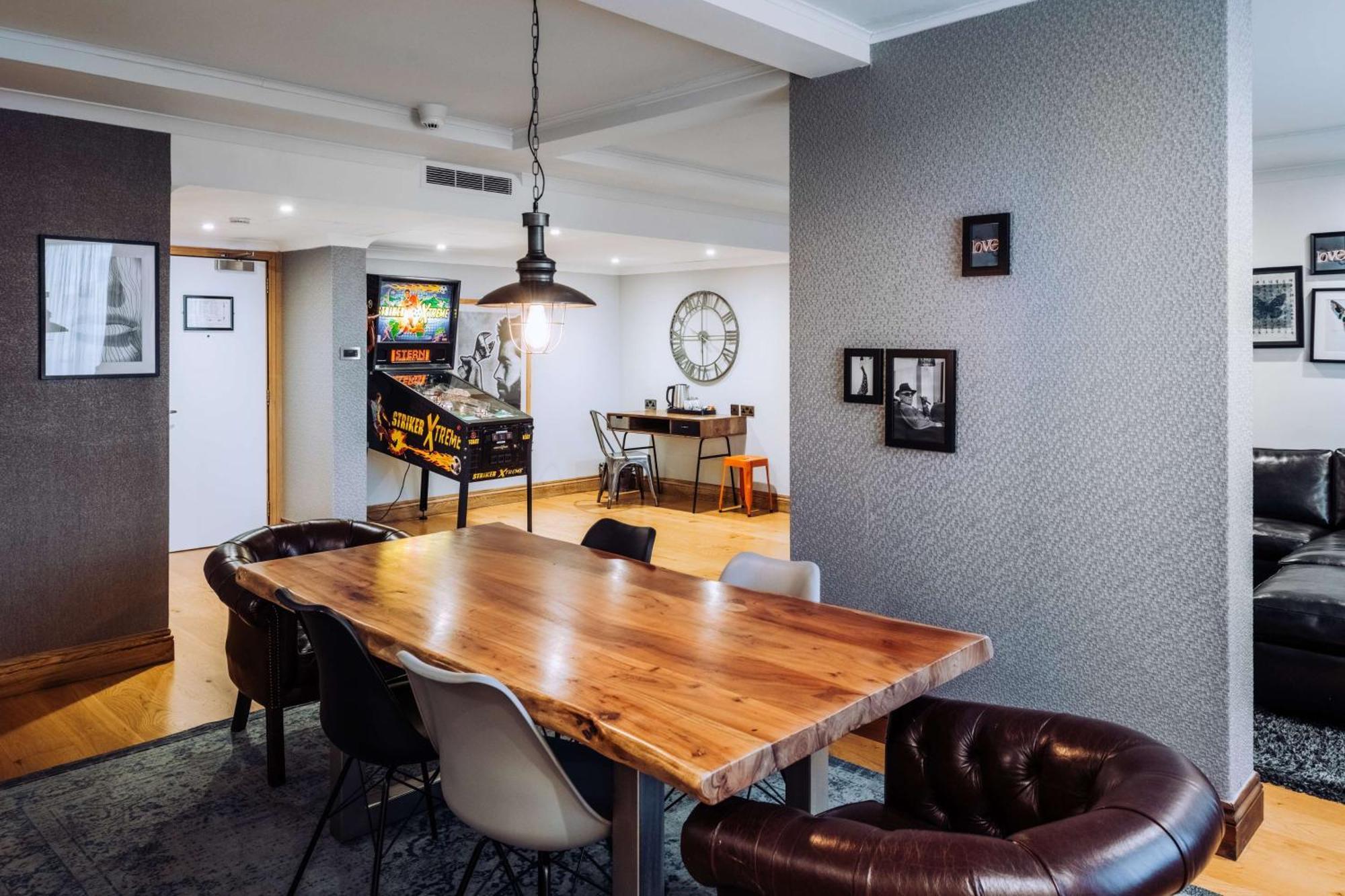 Pentahotel Hotel 4*